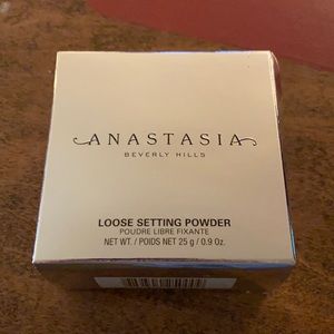 Anastasia Beverly Hills Loose Setting Powder